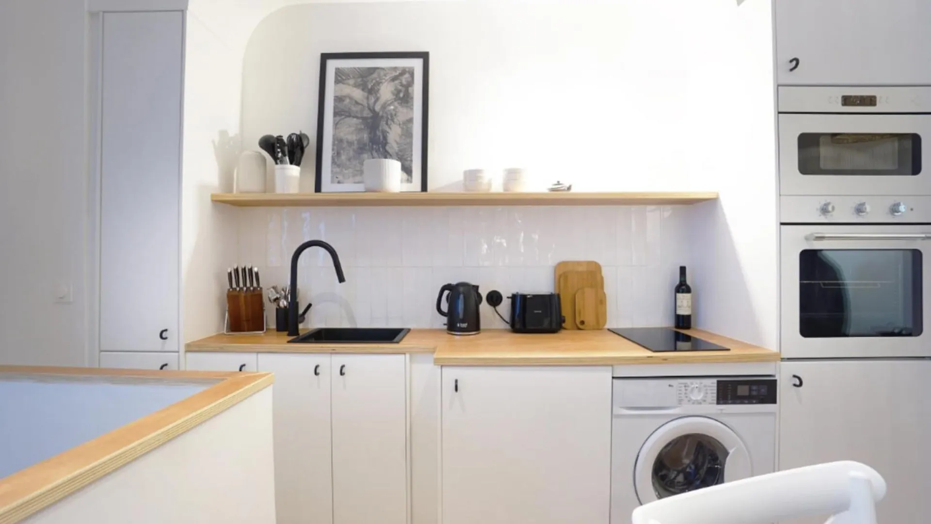 Comfortable And Ideally Located In 15 Paris